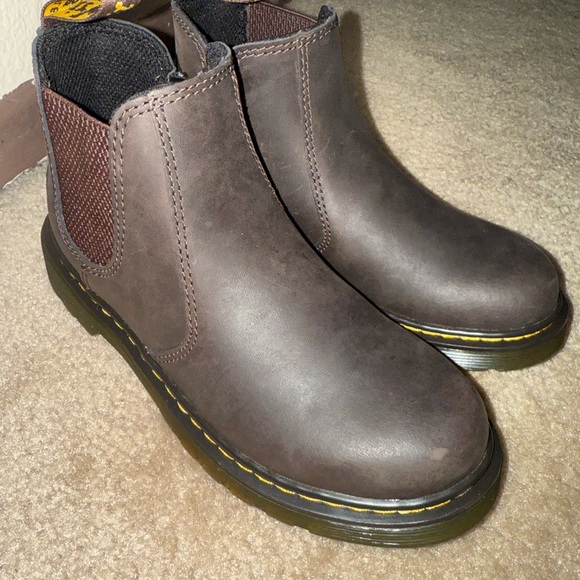 Dr. Marten Kids Brown Chelsea Boots - Picture 1 of 4